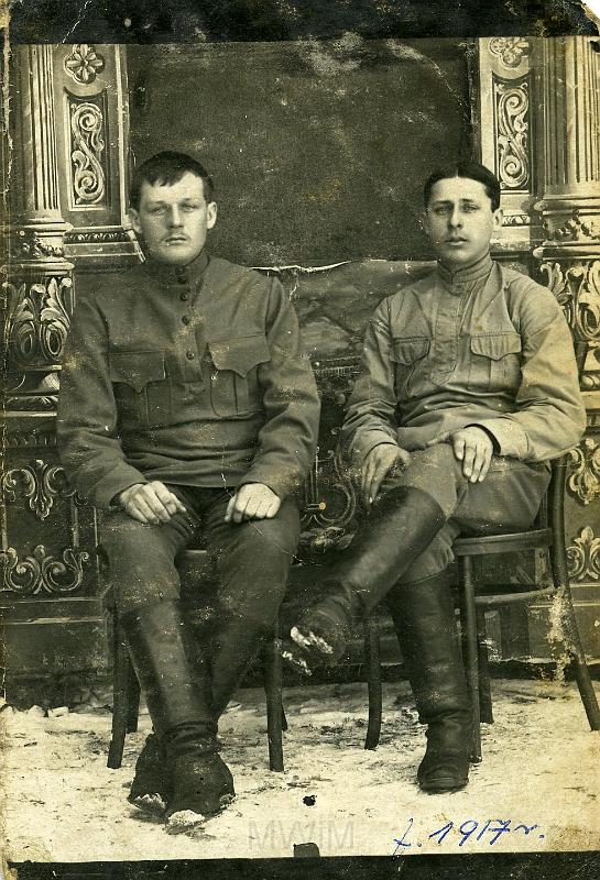 KKE 3479.jpg - od lewej: pierwszy Tomasz Paszkowski, drugi Stanisław Rutkowski, Bereźnica,1917 r.